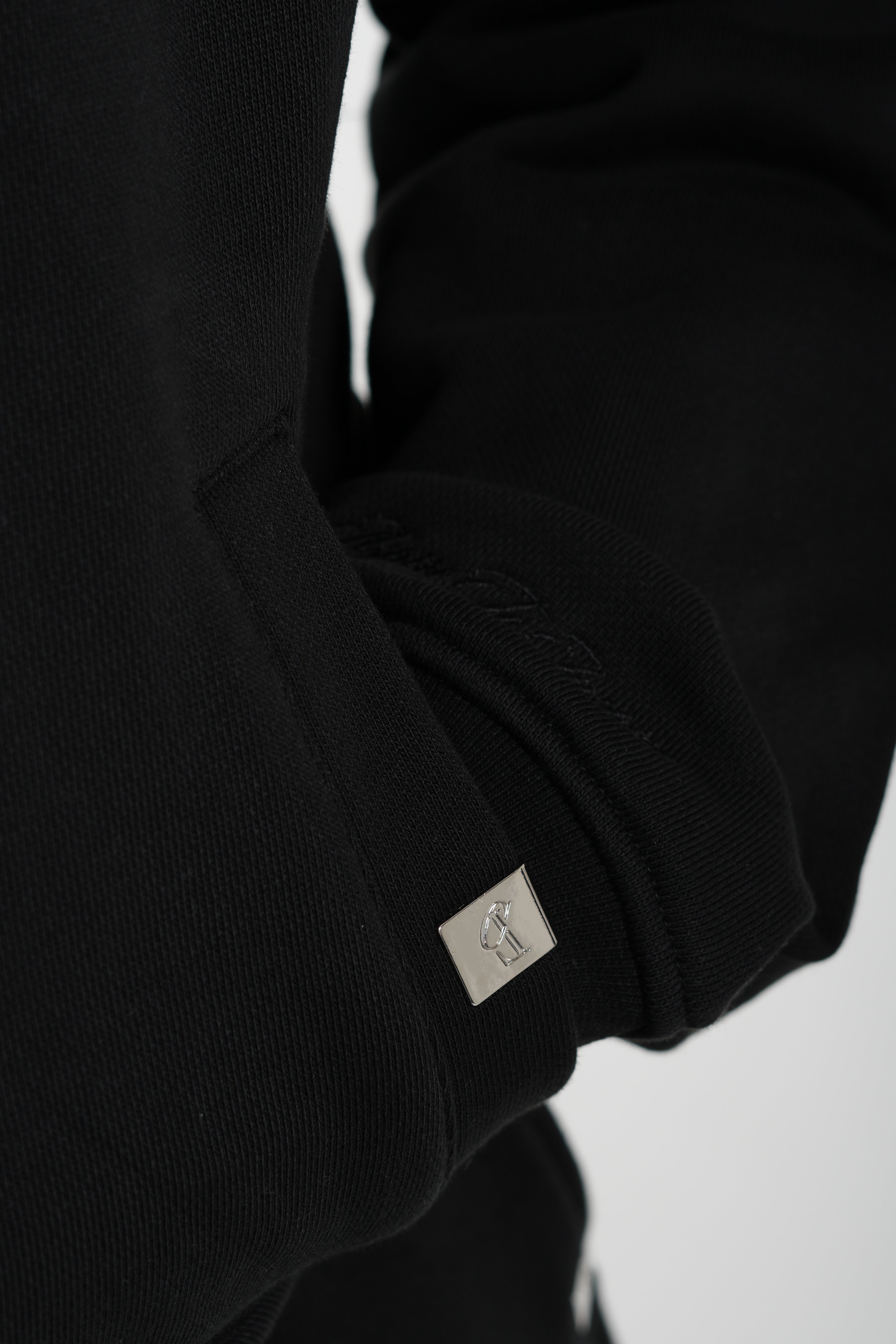 L'Essentiels Zip Up - Black